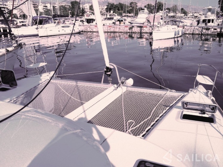 Lagoon 380 S2 - Yacht Charter Sailica