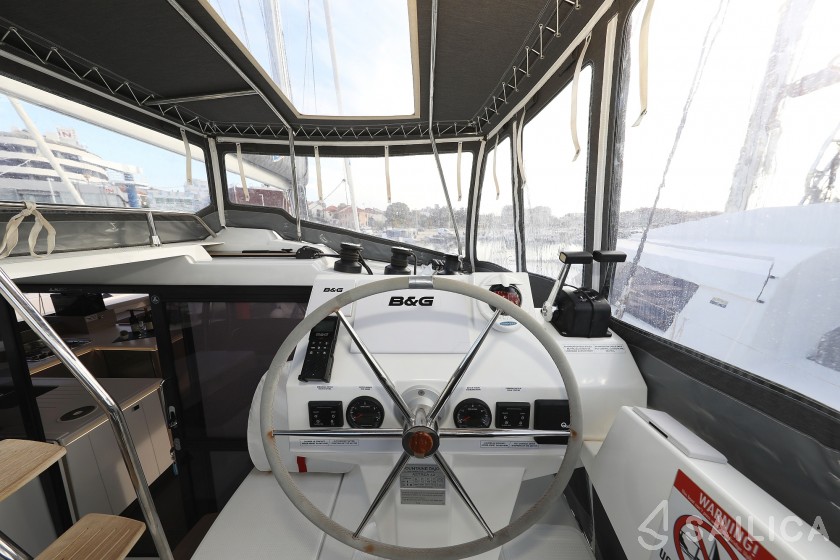 Astréa 42 - Yacht Charter Sailica