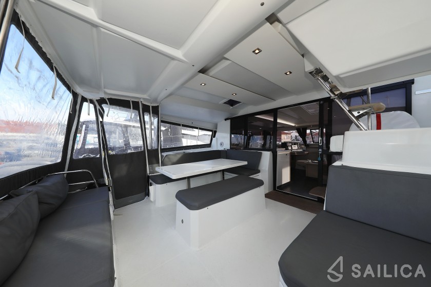 Astréa 42 - Yacht Charter Sailica