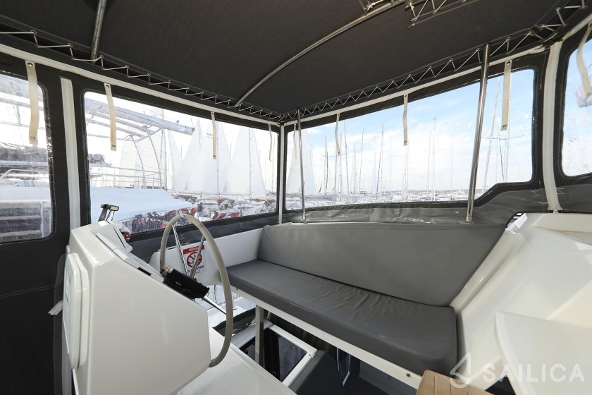Astréa 42 - Yacht Charter Sailica
