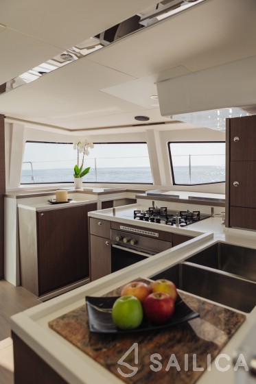 Bali 4.8  - Yacht Charter Sailica