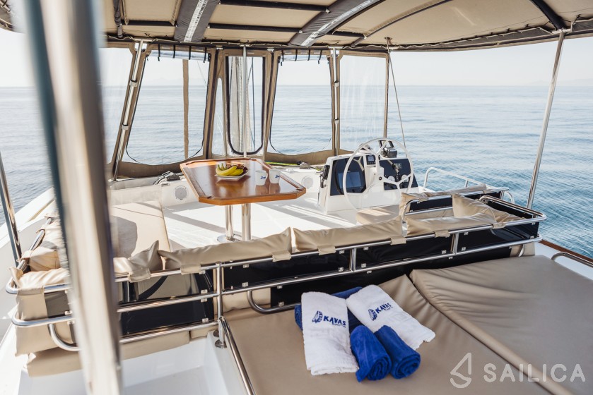 Bali 4.8  - Yacht Charter Sailica
