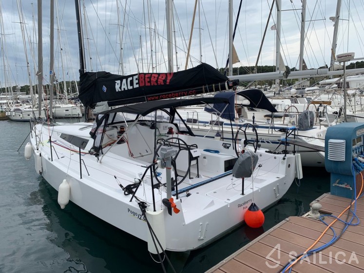 Pogo 12.50 - Yacht Charter Sailica