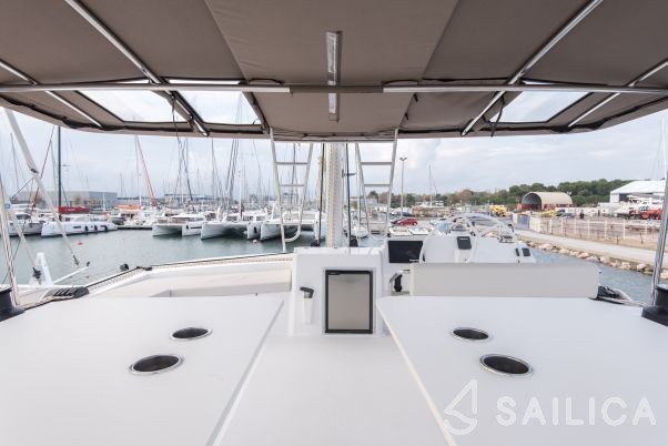 Bali 5.4. - Yacht Charter Sailica
