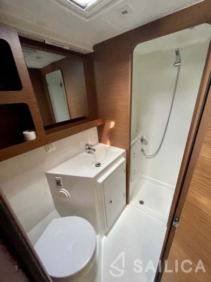 Lagoon 42 - Yacht Charter Sailica