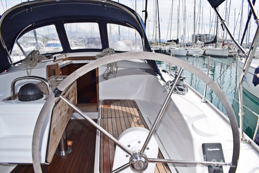 Bavaria 37 Cruiser - Yacht Charter Sailica