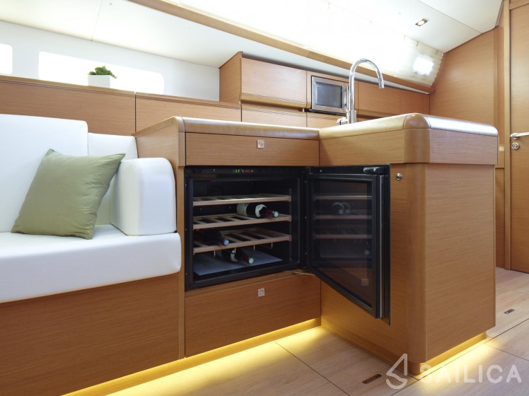 Sun Odyssey 509 - Yacht Charter Sailica