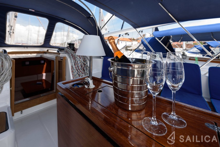 Bavaria 51 Cruiser - Yacht Charter Sailica