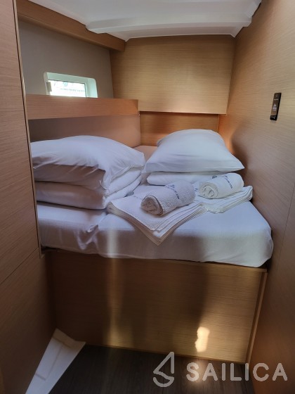 Sun Odyssey 490 - Yacht Charter Sailica