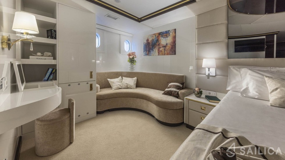 MS Custom Line - Yacht Charter Sailica