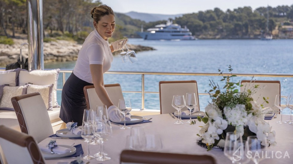 MS Custom Line - Yacht Charter Sailica