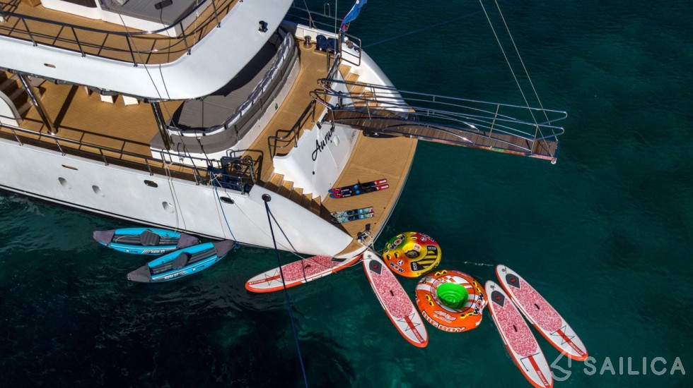 MS Custom Line - Yacht Charter Sailica