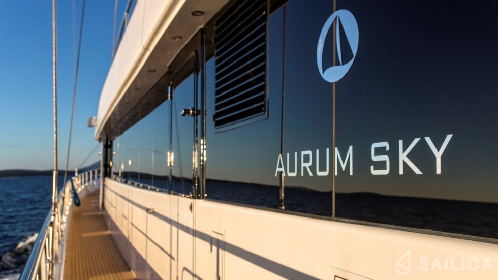 MS Custom Line - Yacht Charter Sailica