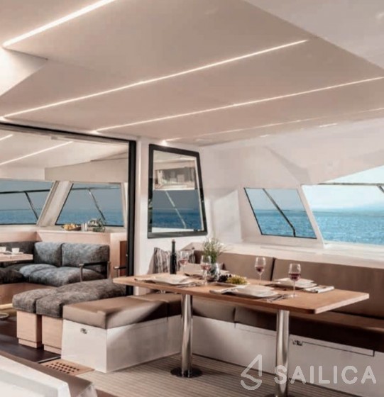 Nautitech 47 Power - Yacht Charter Sailica