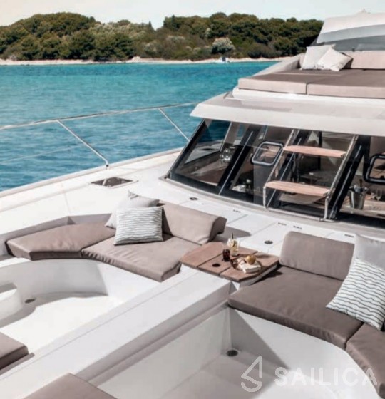 Nautitech 47 Power - Yacht Charter Sailica