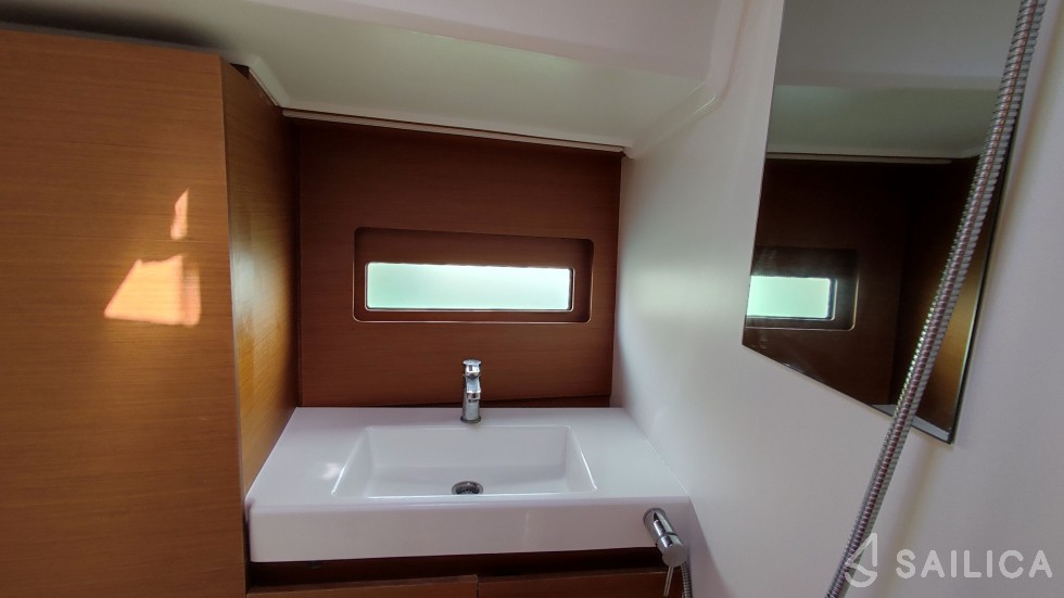 Sun Loft 47 - Yacht Charter Sailica