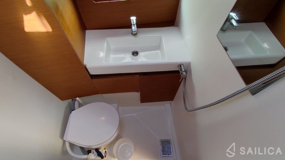 Sun Loft 47 - Yacht Charter Sailica