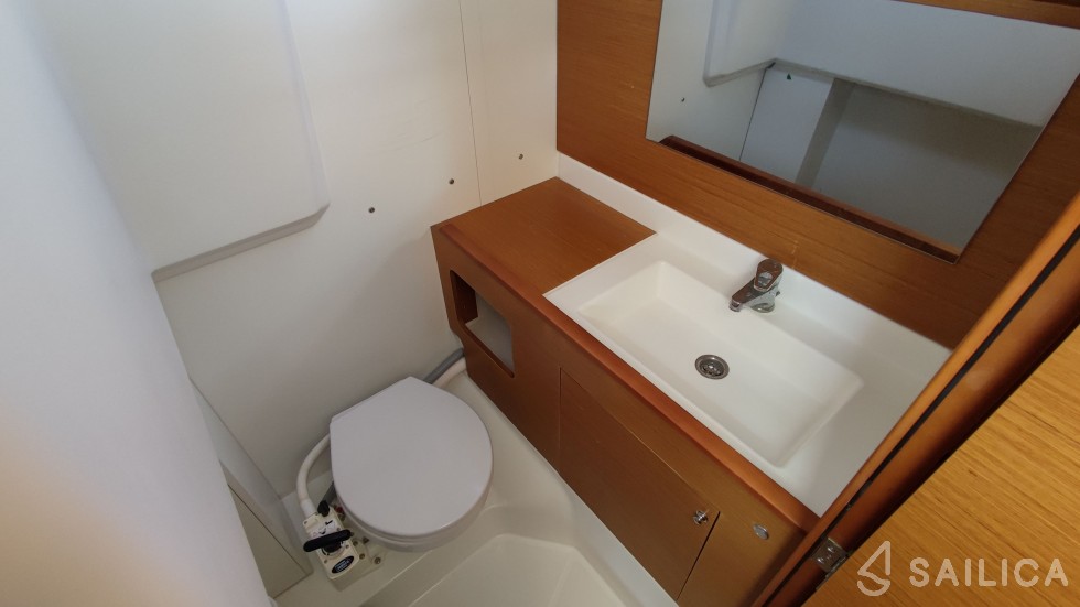 Sun Loft 47 - Yacht Charter Sailica