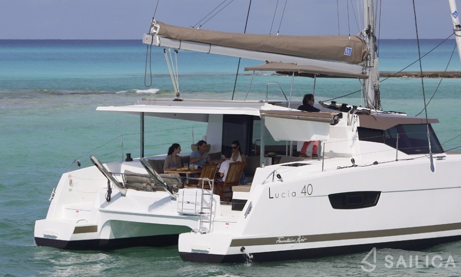 Lucia 40 - Yacht Charter Sailica