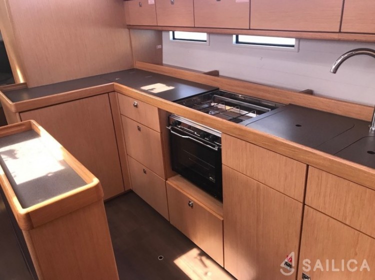 Bavaria 46 Cruiser - Yacht Charter Sailica