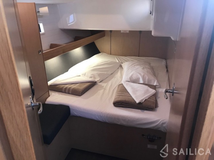 Bavaria 46 Cruiser - Yacht Charter Sailica