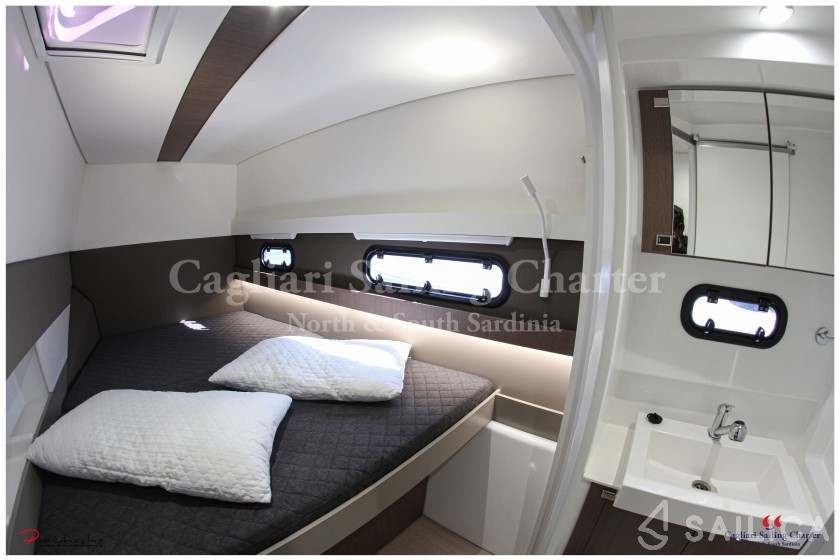 Bali 4.1 - Yacht Charter Sailica