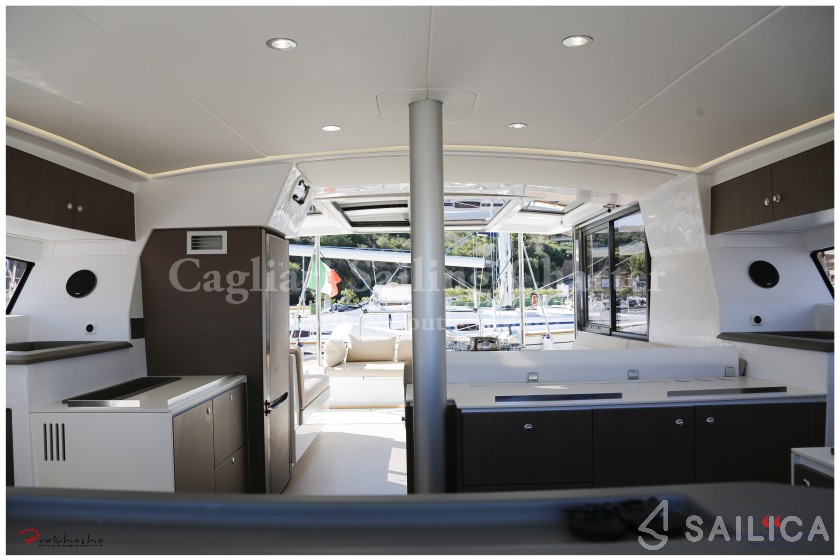 Bali 4.1 - Yacht Charter Sailica