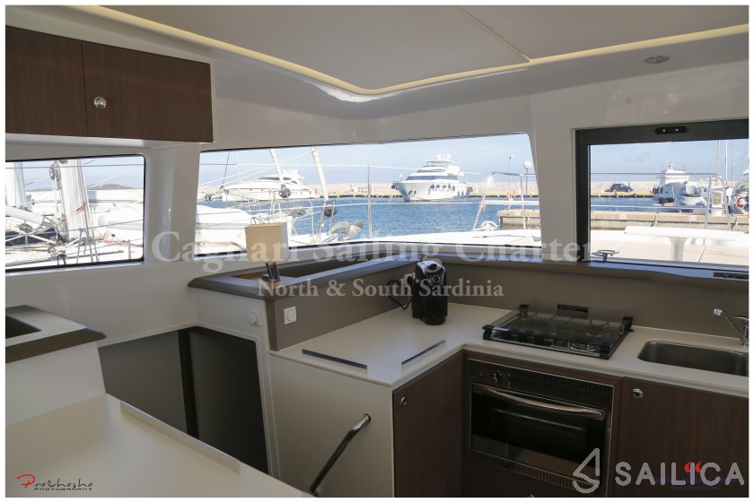 Bali 4.1 - Yacht Charter Sailica