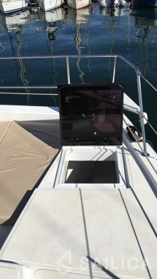 Bali 4.1 - Yacht Charter Sailica