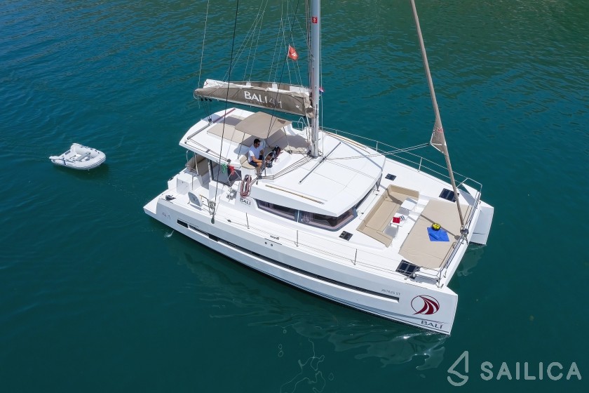 Bali 4.1 - Yacht Charter Sailica