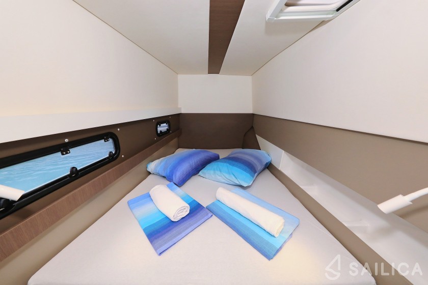 Bali 4.1 - Yacht Charter Sailica