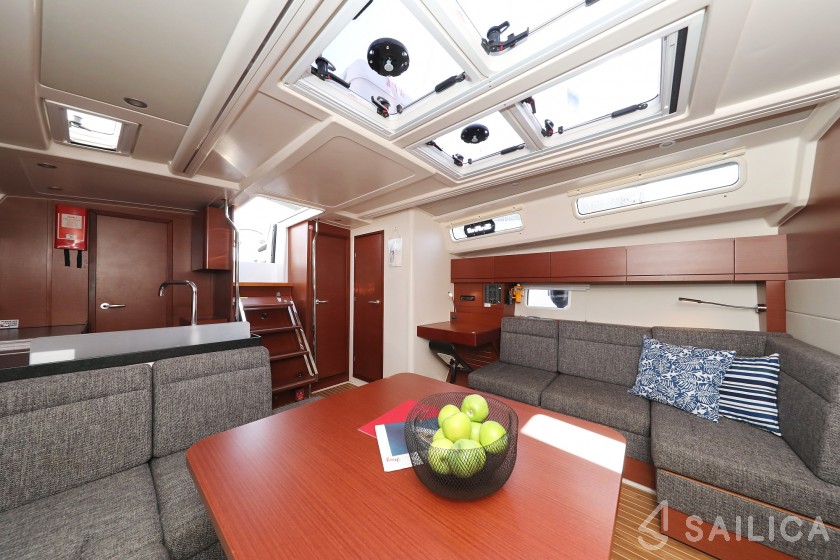 Hanse 458 - Yacht Charter Sailica