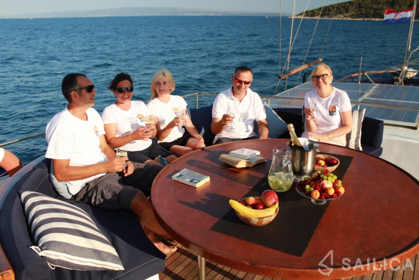 Gulet - Yacht Charter Sailica