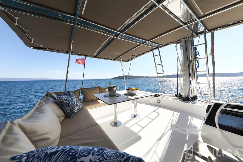 Bali 4.8  - Yacht Charter Sailica