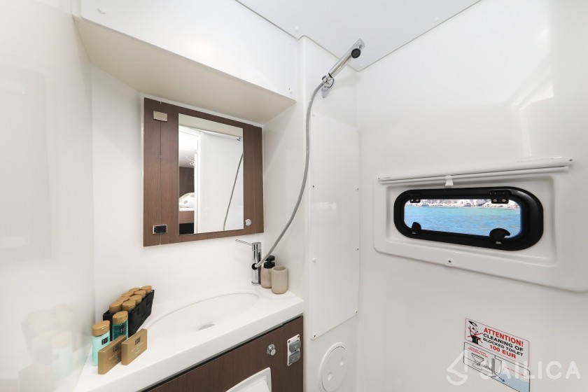 Bali 4.8  - Yacht Charter Sailica