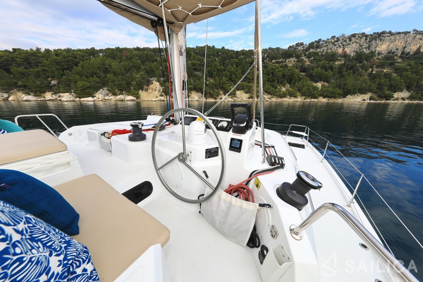 Bali Catspace - Yacht Charter Sailica