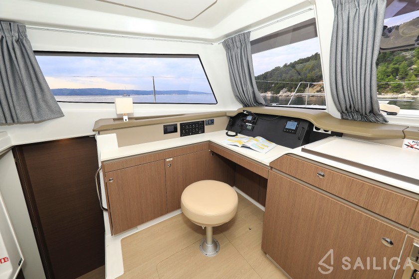 Bali Catspace - Yacht Charter Sailica