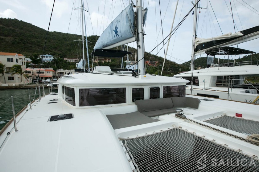 Lagoon 450  Flybridge - Yacht Charter Sailica