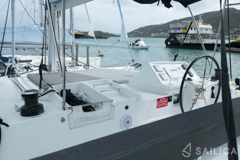 Lagoon 450  Flybridge - Yacht Charter Sailica