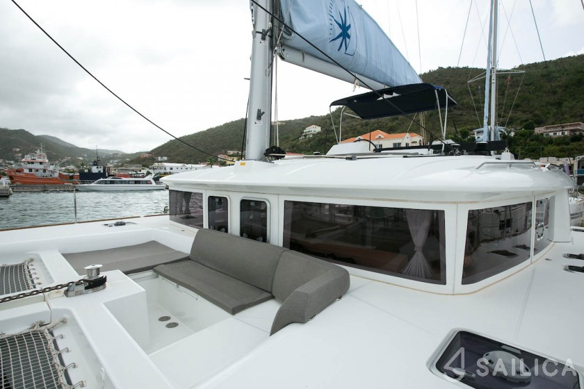 Lagoon 450  Flybridge - Yacht Charter Sailica