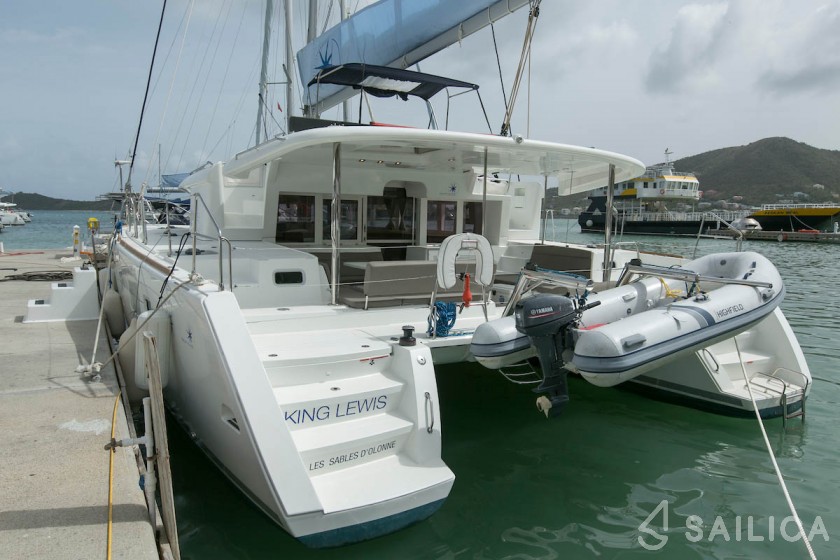 Lagoon 450  Flybridge - Yacht Charter Sailica