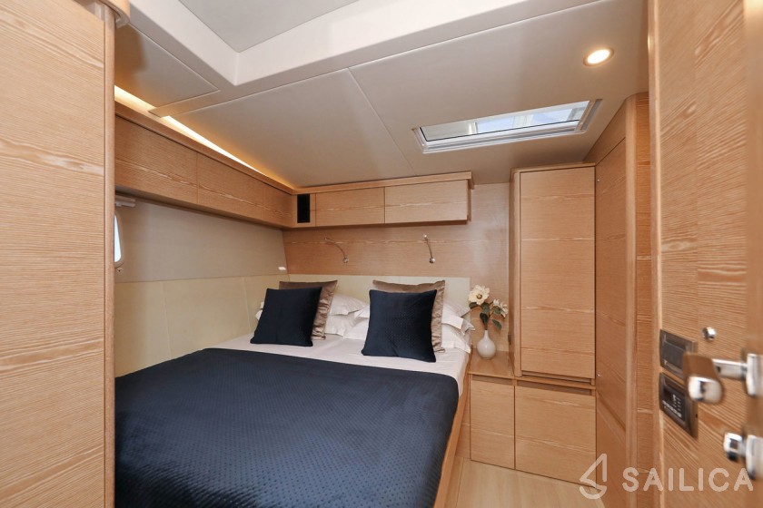 Hanse 675 - 3 cab. - Yacht Charter Sailica