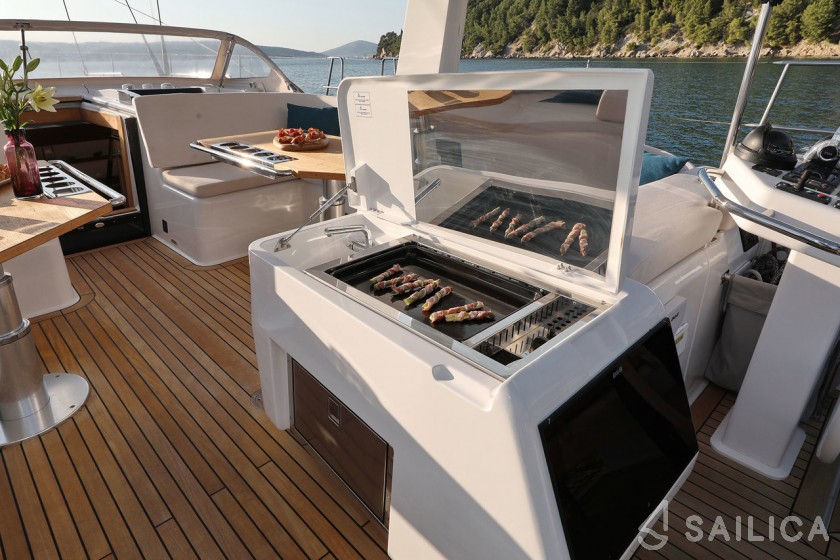 Hanse 675 - 3 cab. - Yacht Charter Sailica