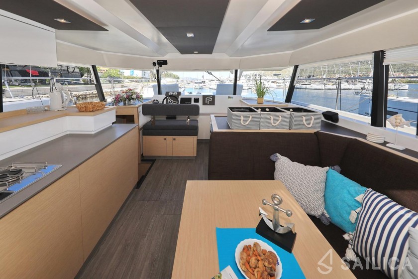 MY 37 - Yacht Charter Sailica
