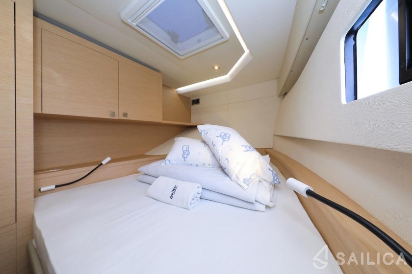 MY 37 - Yacht Charter Sailica