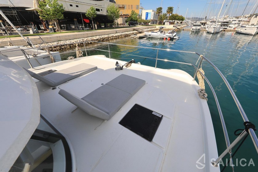 MY 37 - Yacht Charter Sailica