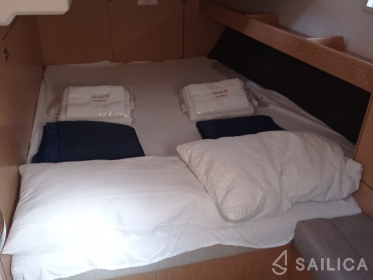 Bavaria Cruiser 46 - Yacht Charter Sailica