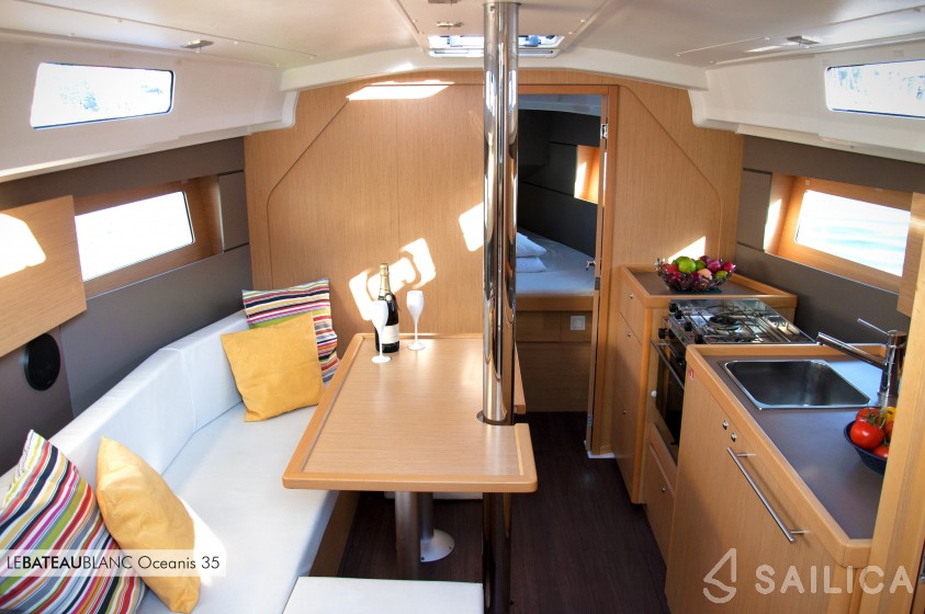 Oceanis 35 - Yacht Charter Sailica