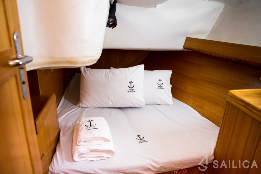 Overblue 44 - Yacht Charter Sailica