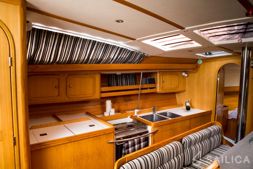 Overblue 44 - Yacht Charter Sailica